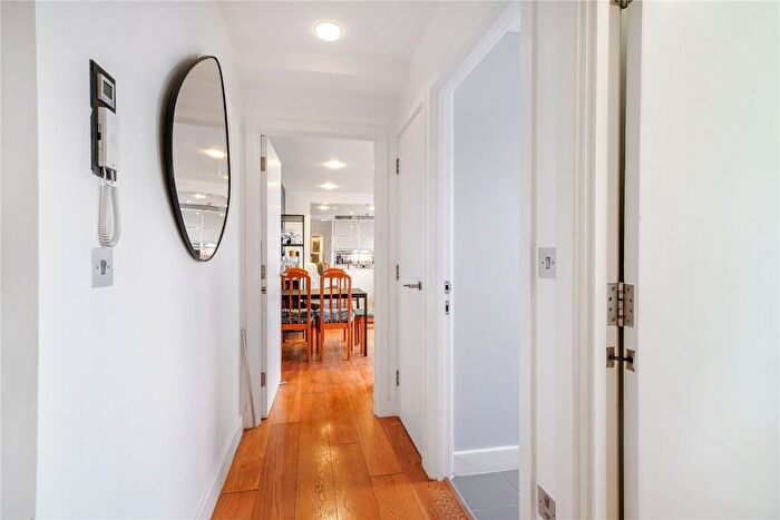 2 Bedroom Flat For Sale In Grafton Road, London, NW5