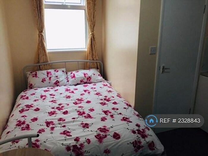 Studio To Rent In Sidney Avenue, London, N13