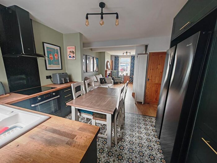 3 Bedroom Terraced House For Sale In Henry Street, Crewe, CW1
