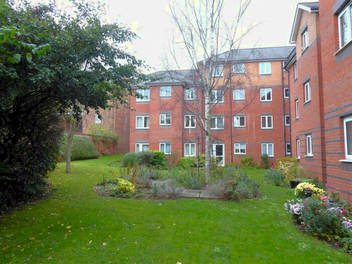 2 Bedroom Flat For Sale In Spencer Court, Banbury, OX16