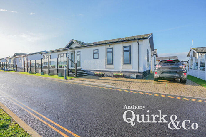 2 Bedroom Park Home For Sale In Waters Edge, Canvey Island, SS8