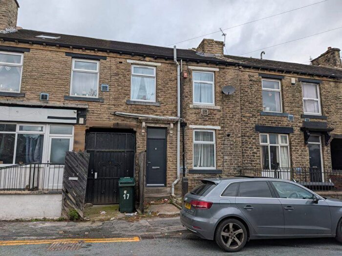 2 Bedroom Terraced House For Sale In Holme Lane Bradford, BD4