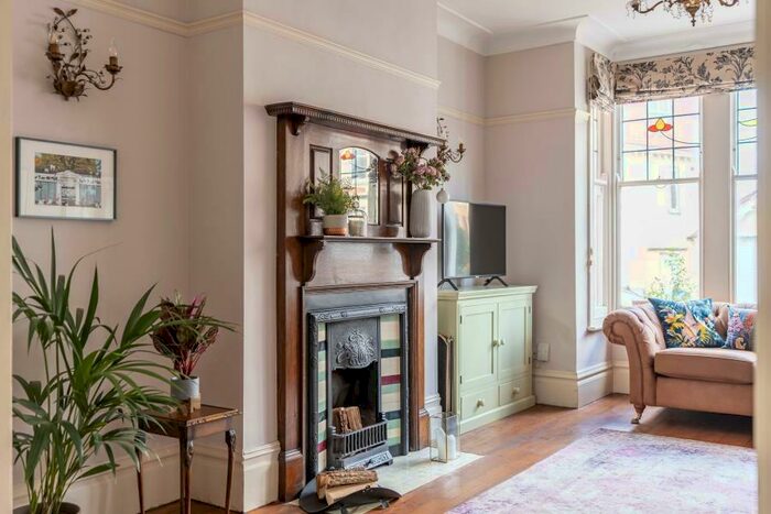 5 Bedroom Terraced House To Rent In St. Albans Road - Westbury Park, BS6