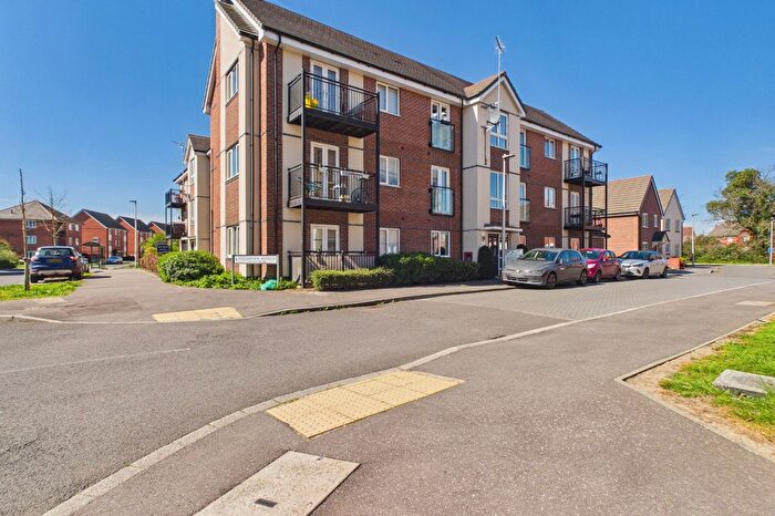 2 Bedroom Flat To Rent In Fullbrook Avenue, Spencers Wood, Reading, Berkshire, RG7