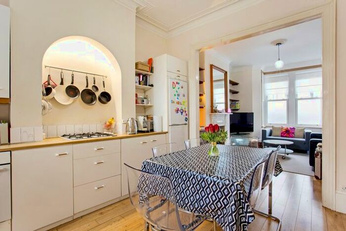 2 Bedroom Flat To Rent In Kempe Road, London, NW6