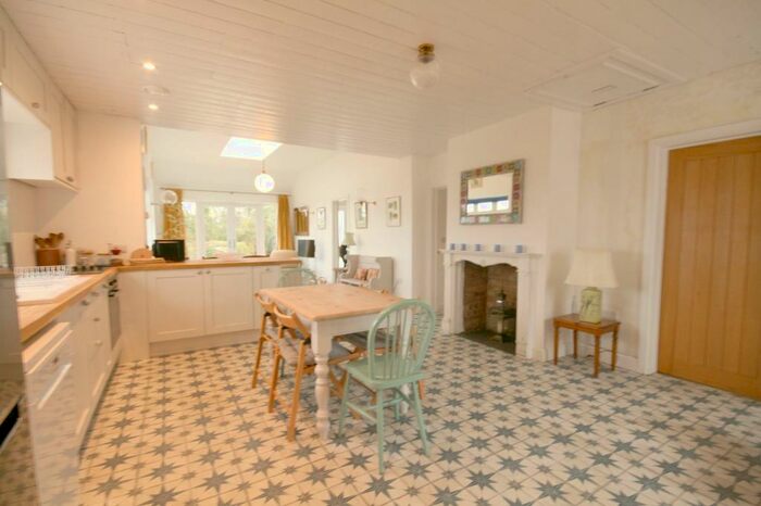 3 Bedroom Detached House To Rent In Wheatley Road, Garsington, OX44