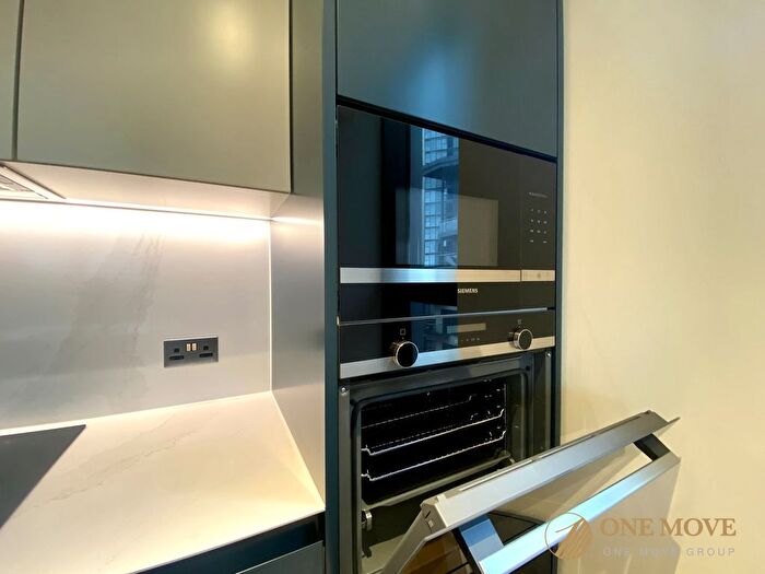2 Bedroom Flat For Sale In Marsh Wall, Harcourt Tower, E14