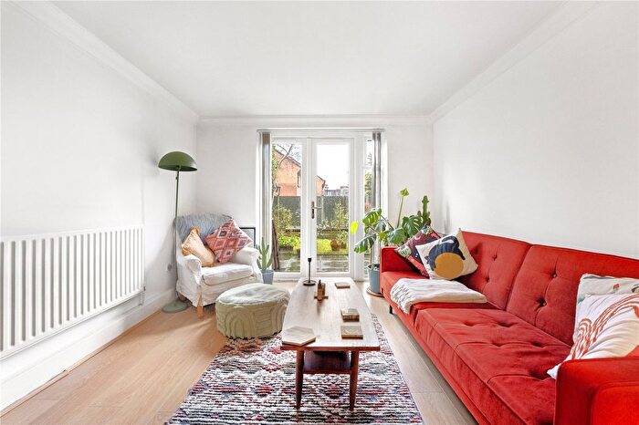 1 Bedroom Flat For Sale In Higham Street, Walthamstow, London, E17