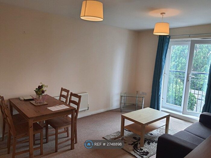2 Bedroom Flat To Rent In Mater Close, Liverpool, L9