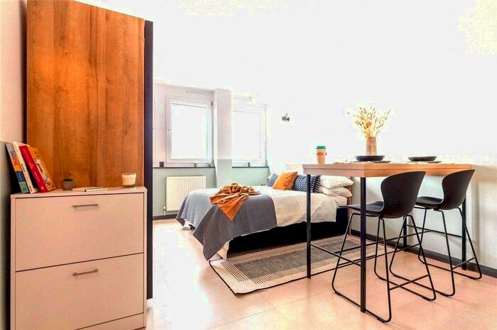 Studio To Rent In Uncle Stockwell, Courland Grove, London, SW8