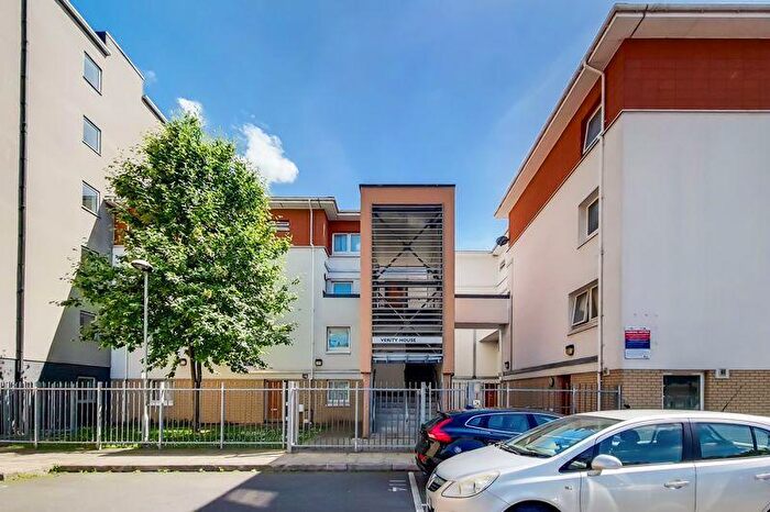 4 Bedroom Flat To Rent In Verity House, Merchant Street, Bow, Mile End, London, E3