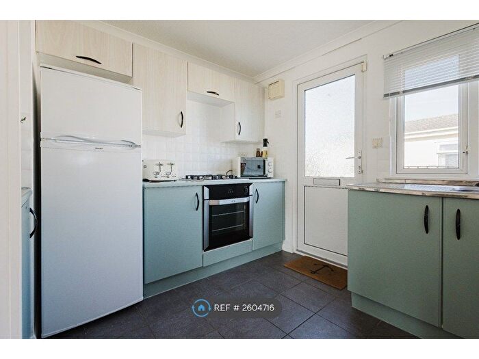 2 Bedroom Bungalow To Rent In Convent Meadows, Christchurch, BH23