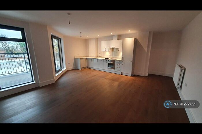 1 Bedroom Flat To Rent In Blake House, Slough, SL1