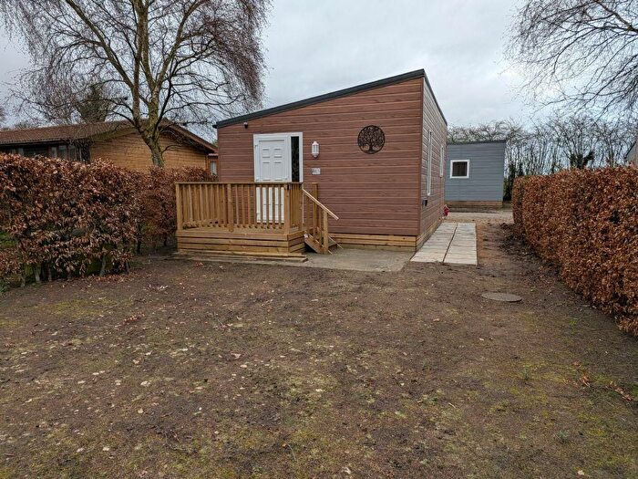 1 Bedroom Park Home To Rent In The Sycamores Holiday Park, Feoffee Common Lane, York, YO42