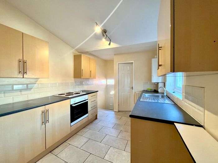 3 Bedroom Flat To Rent In Rosebery Avenue, Gateshead, NE8