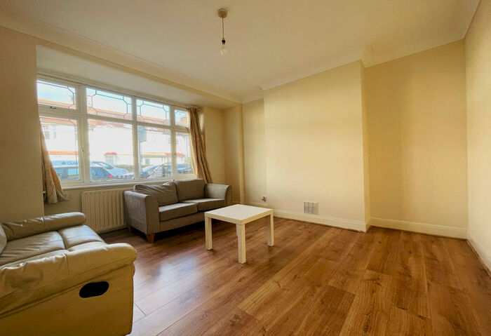 5 Bedroom Terraced House To Rent In Gorringe Park Avenue, Tooting, CR4