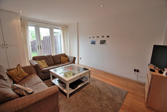 4 Bedroom Town House To Rent In North Road, Ealing, London, W5