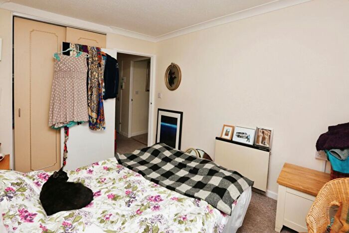 1 Bedroom Flat For Sale In River View Road, Southampton, Hampshire, SO18