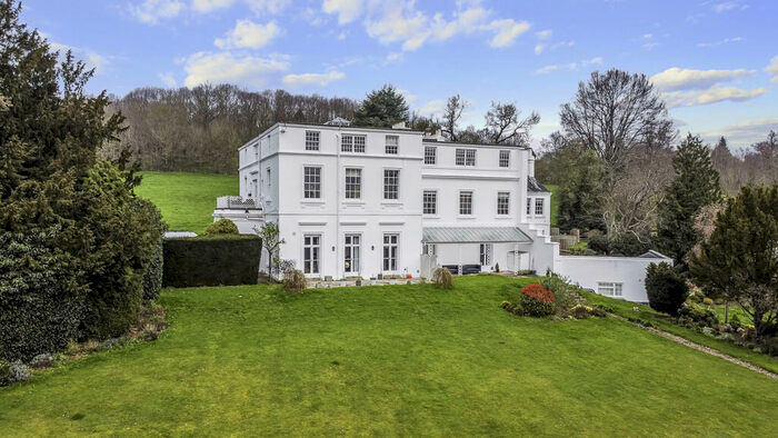 2 Bedroom Flat To Rent In Southlands House, RH8