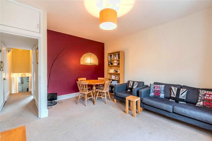 2 Bedroom Flat To Rent In East Dulwich Road, East Dulwich, London, SE22