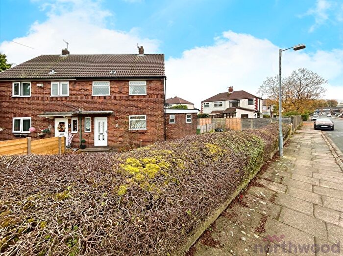 3 Bedroom Semi-detached House For Sale In Downham Avenue, Bolton, BL2