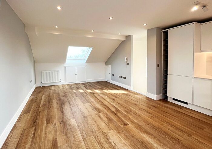 3 Bedroom Maisonette To Rent In Grand Drive, Raynes Park, SW20