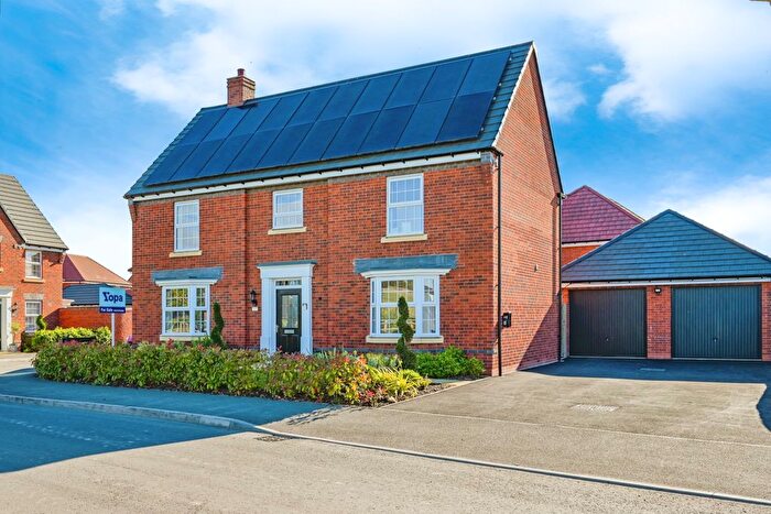 5 Bedroom Detached House For Sale In St. Stephens Way, Fradley, Lichfield, WS13