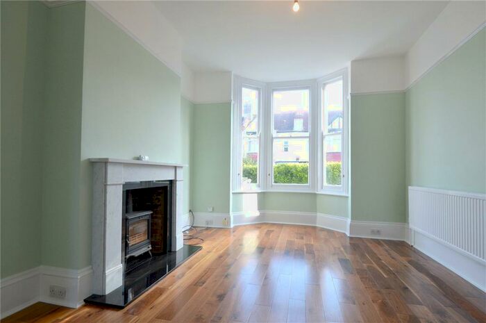 4 Bedroom Semi-Detached House To Rent In Inglis Road, Croydon, CR0