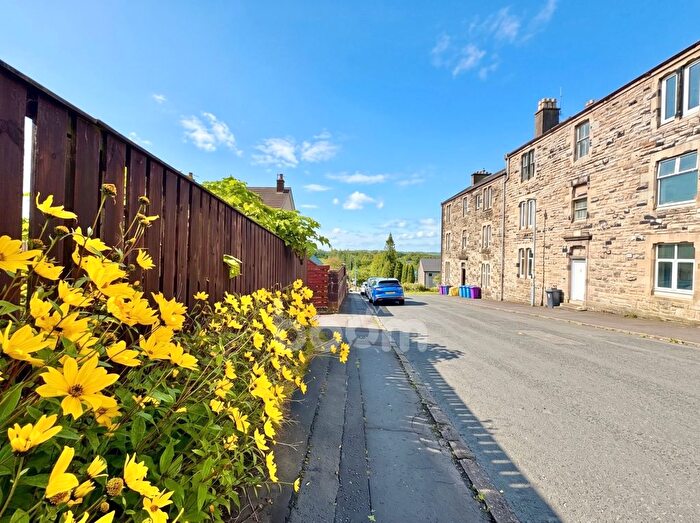 4 Bedroom Maisonette For Sale In Avils Hill, Kilbirnie, KA25