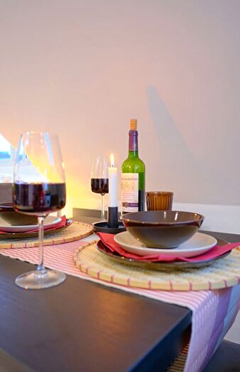 1 Bedroom Studio To Rent In Woodstock Rd, London, NW11