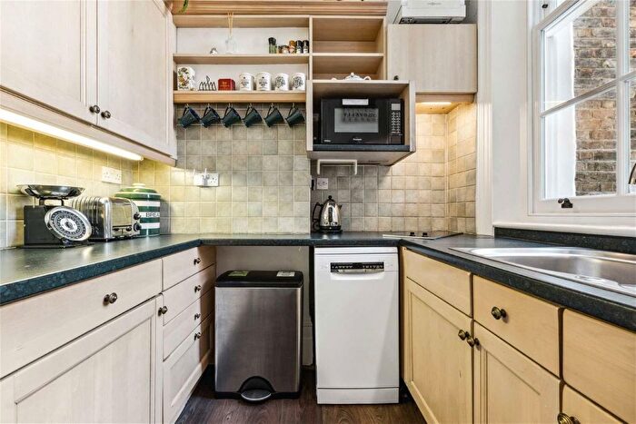1 Bedroom Flat To Rent In Winchester Street, Pimlico, SW1V