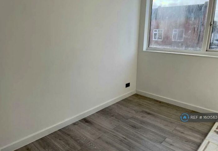 2 Bedroom Maisonette To Rent In Barkers Butts Lane, Coventry, CV6