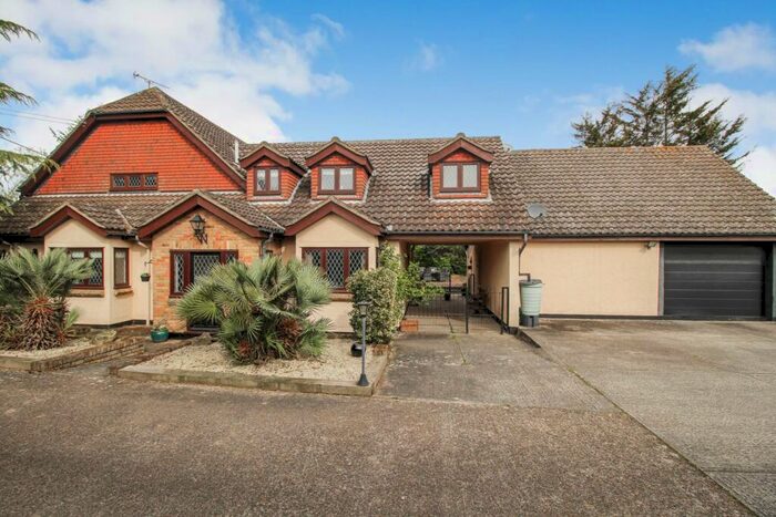 6 Bedroom Detached House For Sale In Grange Avenue, Maylandsea, CM3