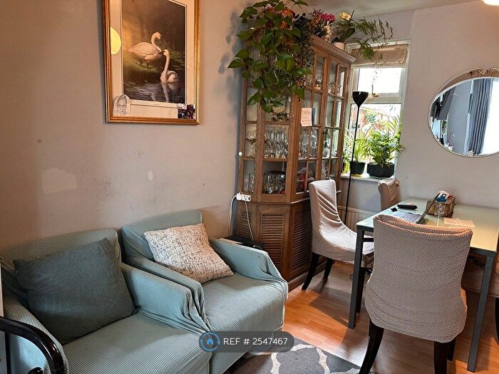 2 Bedroom Terraced House To Rent In St. Louis Road, London, SE27