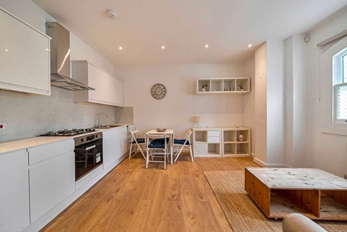 1 Bedroom Flat For Sale In Pacific Mews, Brixton, London, SW9