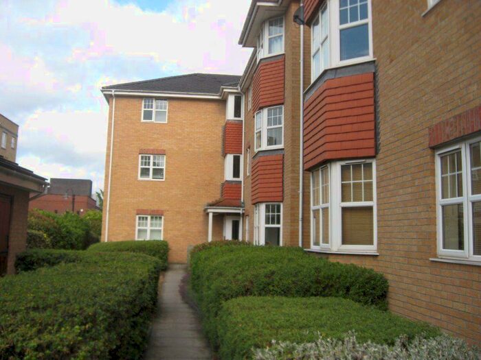 1 Bedroom Flat To Rent In Petty Cross, SL1