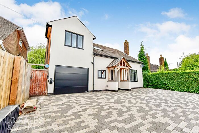 4 Bedroom Detached House To Rent In Newfield Crescent, Sheffield, S17