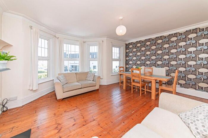 2 Bedroom Flat To Rent In Granville Road, North Finchley, N12