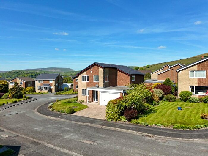 4 Bedroom Detached House For Sale In Willaston Avenue, Blacko, BB9