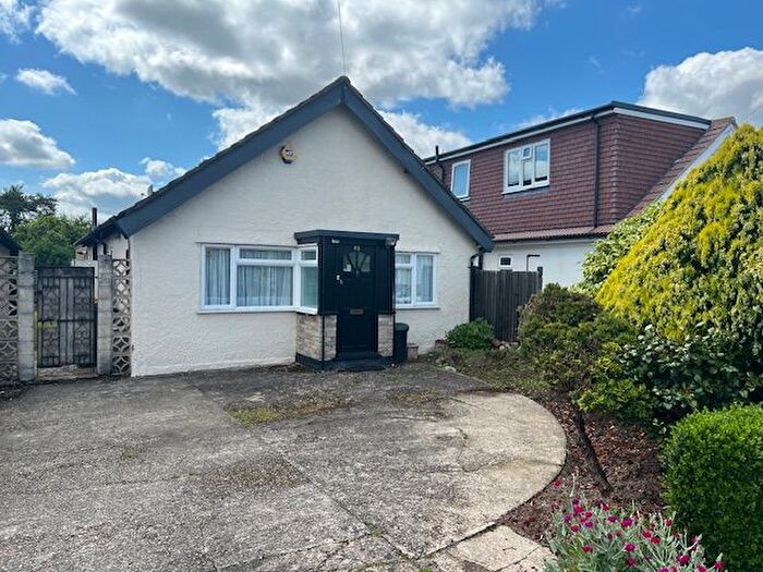 4 Bedroom Bungalow To Rent In Bourn Avenue, Uxbridge, UB8