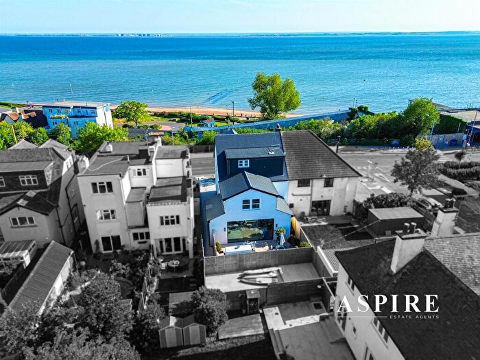 2 Bedroom Apartment For Sale In Marketing Video Inside - The Ridgeway, Westcliff-On-Sea, SS0