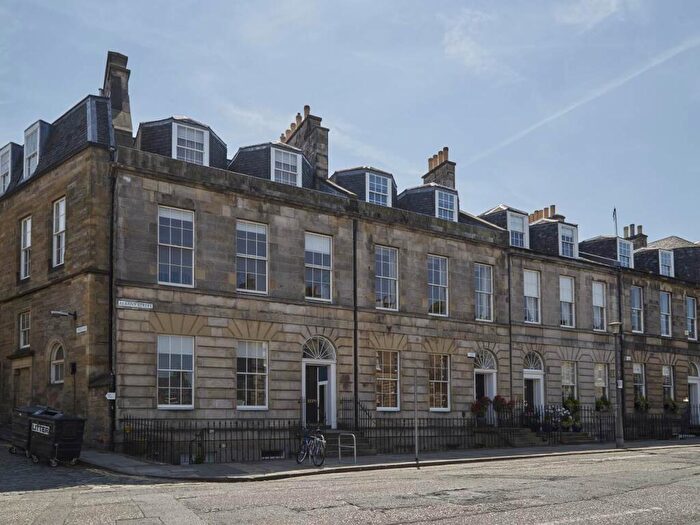 3 Bedroom Flat To Rent In Albany Street, New Town, Edinburgh, EH1