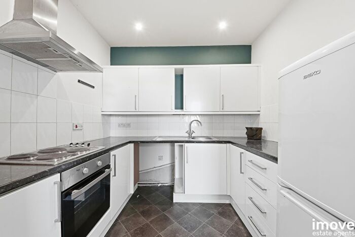 2 Bedroom Flat To Rent In St. Marychurch Road, Torquay, TQ1