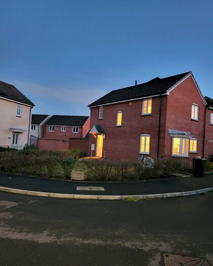 3 Bedroom Semi-Detached House To Rent In Millstone Close, Weston-Super-Mare, BS24