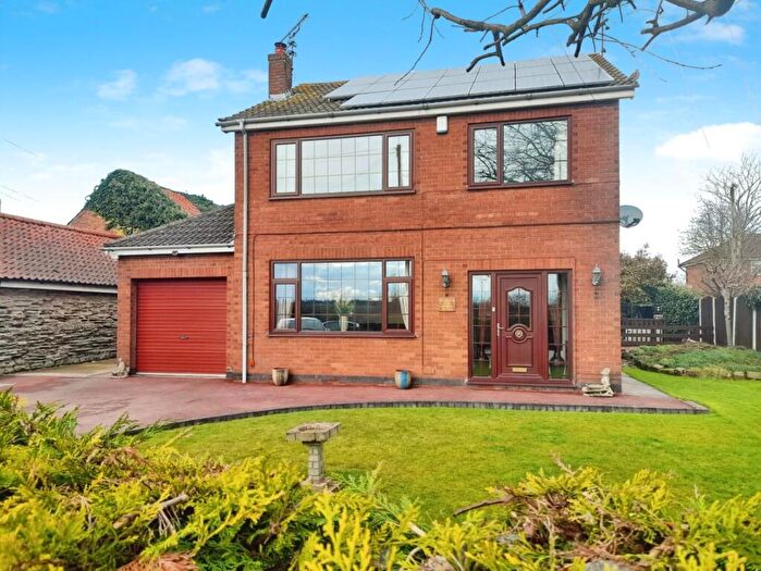 3 Bedroom Detached House For Sale In North Moor Road, Walkeringham, Doncaster, DN10