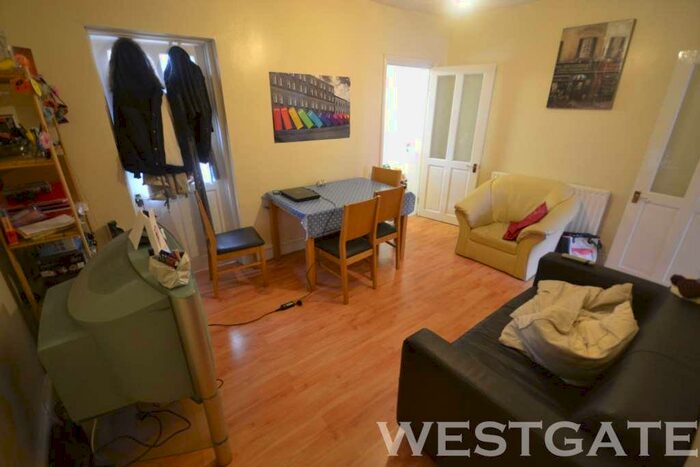 4 Bedroom Terraced House To Rent In Blenheim Road, Reading, RG1