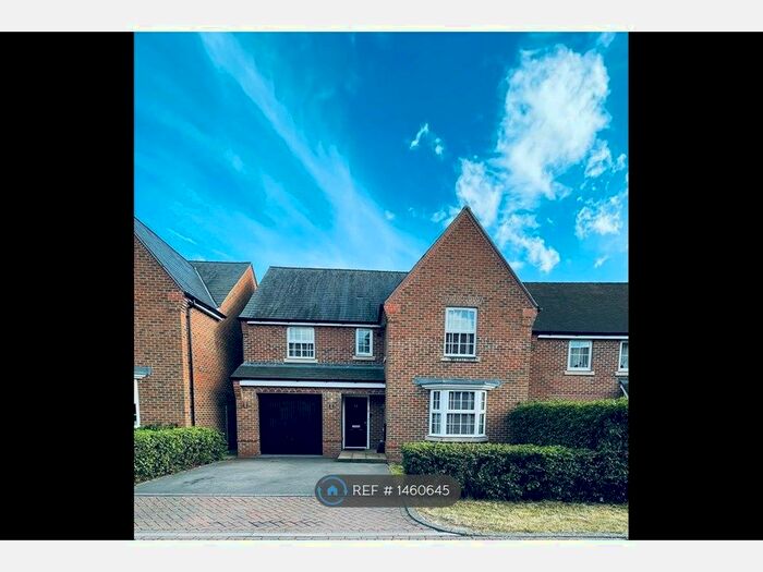 4 Bedroom Detached House To Rent In Magnolia Walk, Romsey, SO51