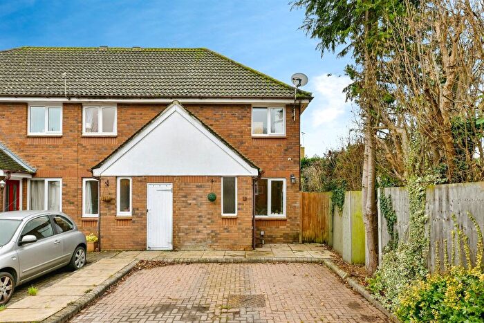 2 Bedroom End Of Terrace House For Sale In Mowbray Gardens, Hitchin, SG4