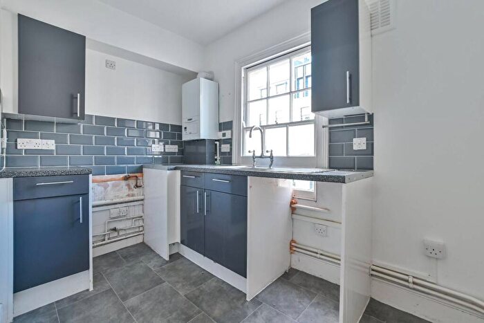 1 Bedroom Flat For Sale In Bayham Street, Camden Town, London, NW1