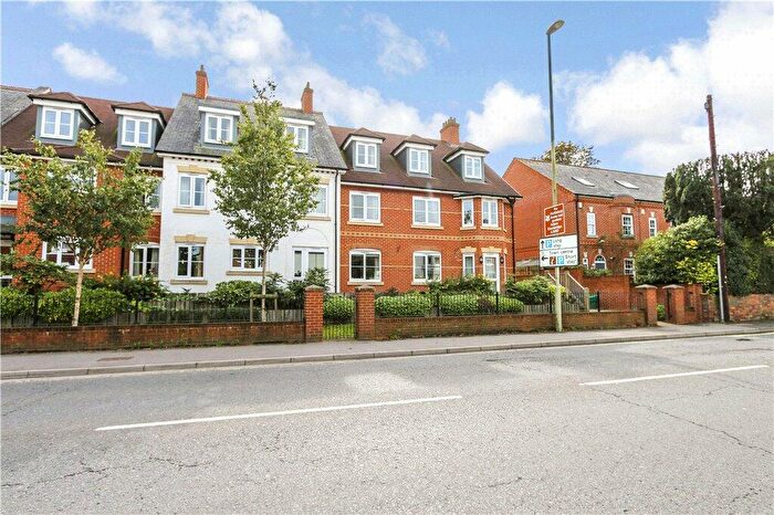 2 Bedroom Apartment For Sale In Bridge Road, Romsey, Hampshire, SO51